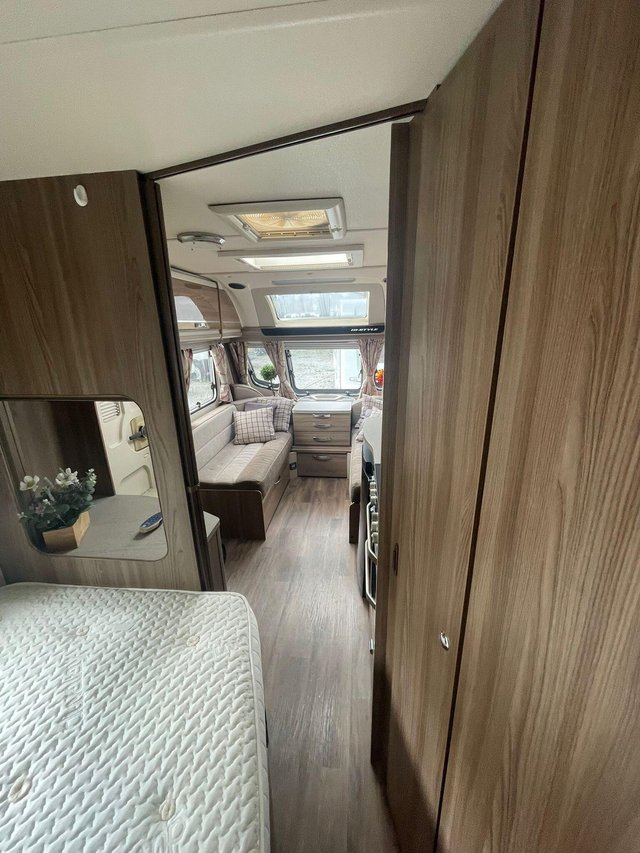 View our SWIFT CHALLENGER 570