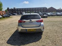 USED 2014 63 TOYOTA AURIS 1.8 VVT-h Excel Hatchback 5dr Petrol Hybrid CVT Euro 5 (s/s) (136 ps) REAR VIEW CAM | PARK ASSIST