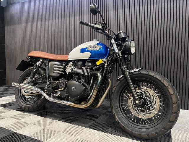 View our TRIUMPH BONNEVILLE T100