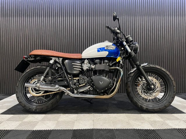 View our TRIUMPH BONNEVILLE T100