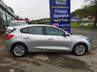 USED 2022 71 FORD FOCUS 2022/71 1.0T EcoBoost MHEV Titanium Hatchback 5dr Petrol Hybrid DCT Euro 6 (s/s) (125 ps), Only one owner from new, Only 21000 miles ************ AUTOMATIC *************