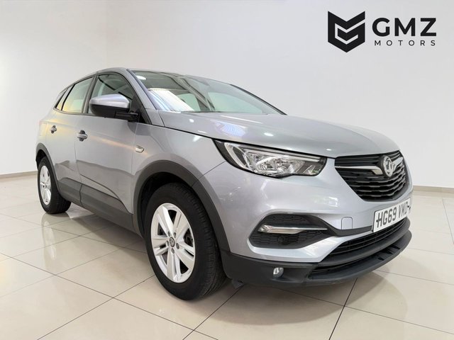 View our Vauxhall Grandland X 1.2 Turbo GPF SE SUV 5dr Petrol Manual Euro 6 (s/s) (130 ps)