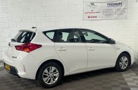USED 2013 63 TOYOTA AURIS 1.8 VVT-h Icon Hatchback 5dr Petrol Hybrid CVT Euro 5 (s/s) (136 ps) 