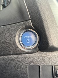 USED 2013 63 TOYOTA AURIS 1.8 VVT-h Icon Hatchback 5dr Petrol Hybrid CVT Euro 5 (s/s) (136 ps) 