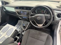 USED 2013 63 TOYOTA AURIS 1.8 VVT-h Icon Hatchback 5dr Petrol Hybrid CVT Euro 5 (s/s) (136 ps) 