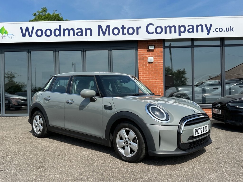 USED 2022 72 MINI HATCH 1.5 Cooper Classic Hatchback 5dr Petrol Steptronic Euro 6 (s/s) (136 ps) Automatic Lovely Spec Ex Cond