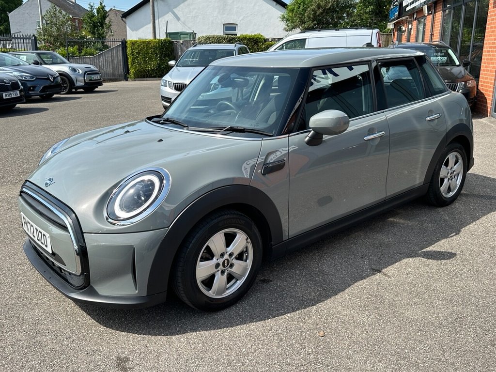 USED 2022 72 MINI HATCH 1.5 Cooper Classic Hatchback 5dr Petrol Steptronic Euro 6 (s/s) (136 ps) Automatic Lovely Spec Ex Cond