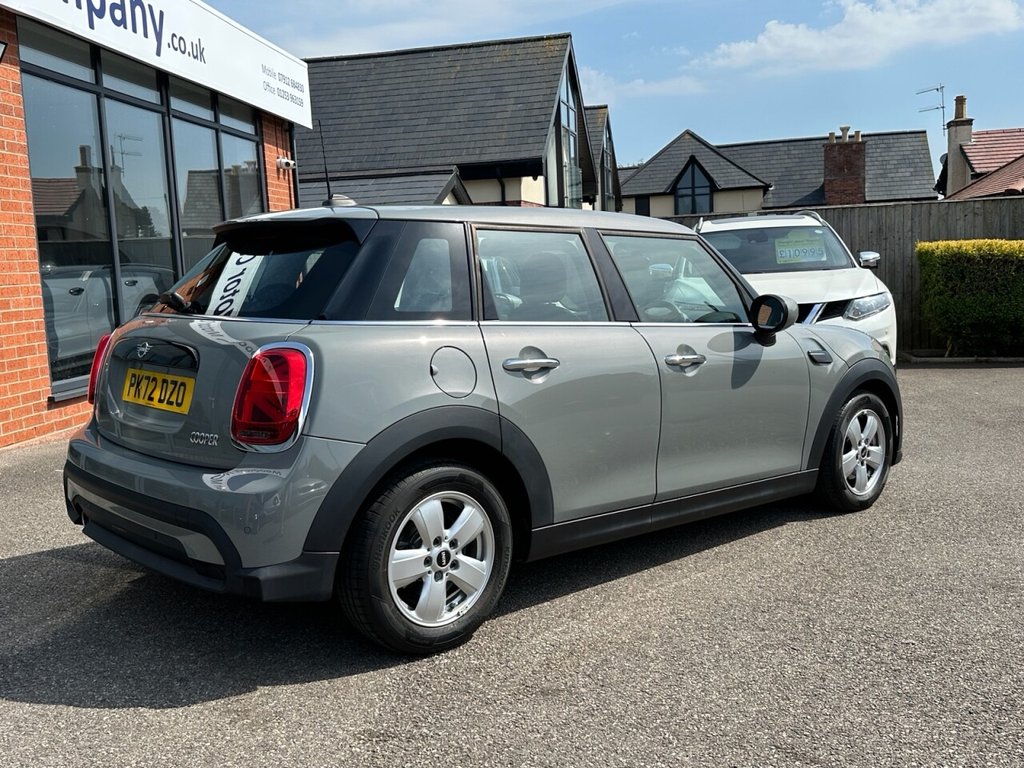 USED 2022 72 MINI HATCH 1.5 Cooper Classic Hatchback 5dr Petrol Steptronic Euro 6 (s/s) (136 ps) Automatic Lovely Spec Ex Cond