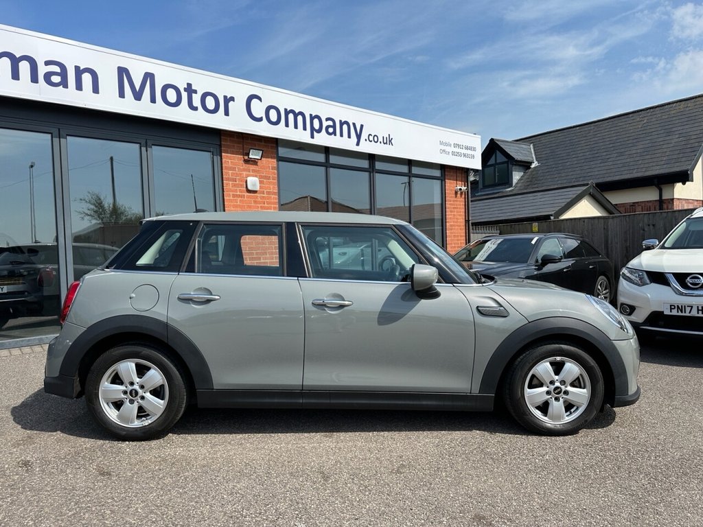 USED 2022 72 MINI HATCH 1.5 Cooper Classic Hatchback 5dr Petrol Steptronic Euro 6 (s/s) (136 ps) Automatic Lovely Spec Ex Cond