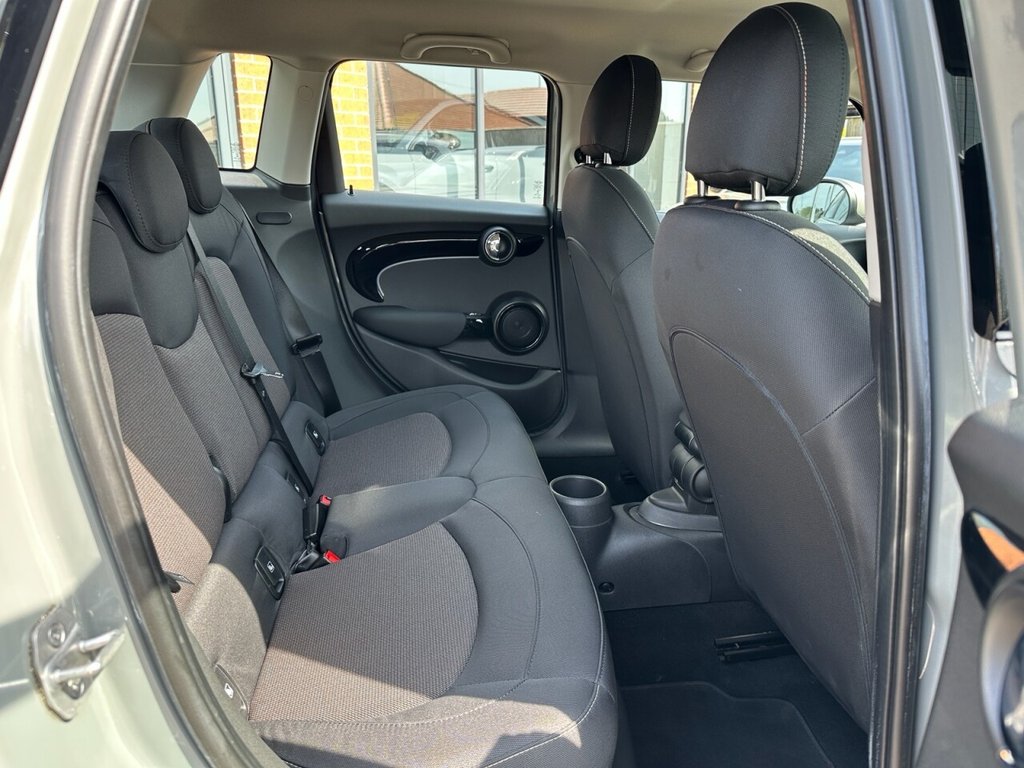 USED 2022 72 MINI HATCH 1.5 Cooper Classic Hatchback 5dr Petrol Steptronic Euro 6 (s/s) (136 ps) Automatic Lovely Spec Ex Cond