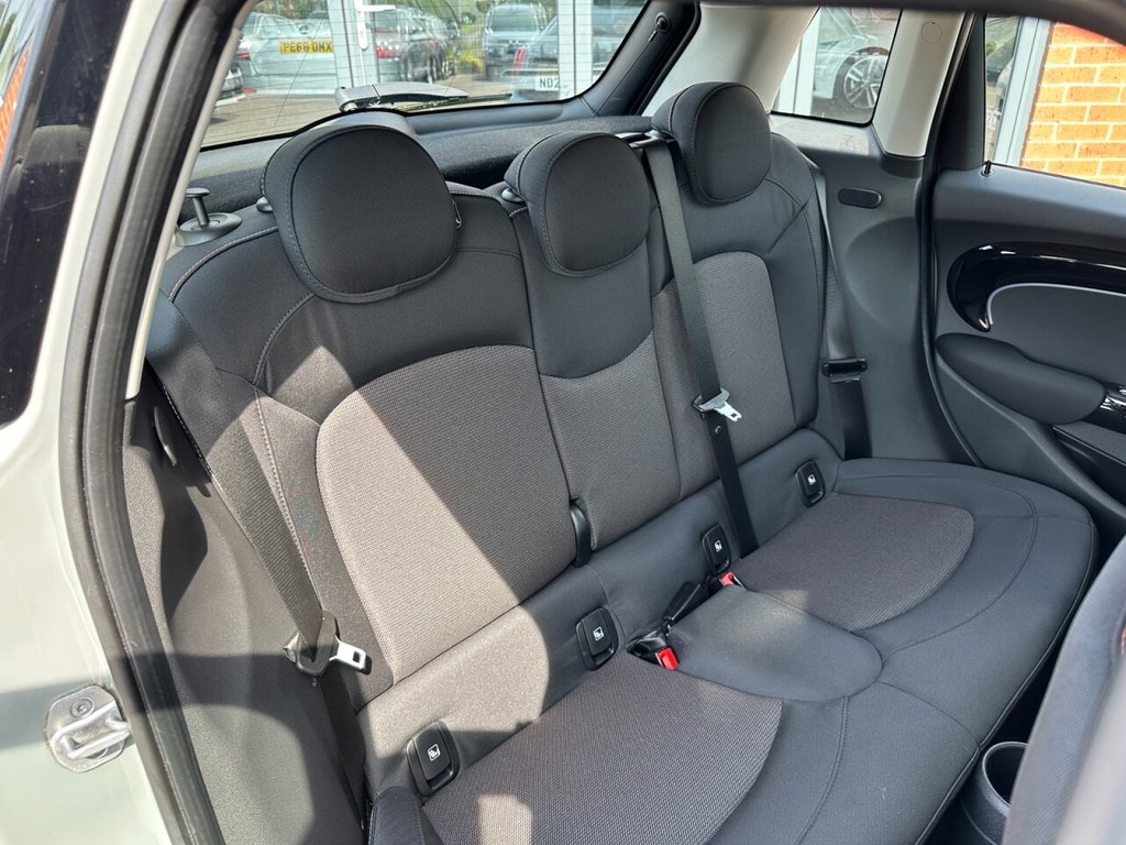 USED 2022 72 MINI HATCH 1.5 Cooper Classic Hatchback 5dr Petrol Steptronic Euro 6 (s/s) (136 ps) Automatic Lovely Spec Ex Cond