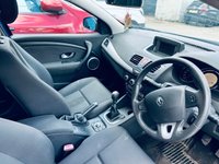 USED 2010 10 RENAULT MEGANE 1.6 16V Dynamique TomTom Hatchback 5dr Petrol Manual Euro 5 (110 ps) 