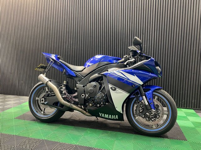 View our YAMAHA R1