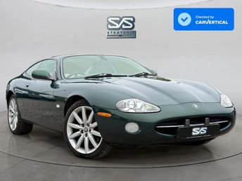 2004 JAGUAR XK8 COUPE