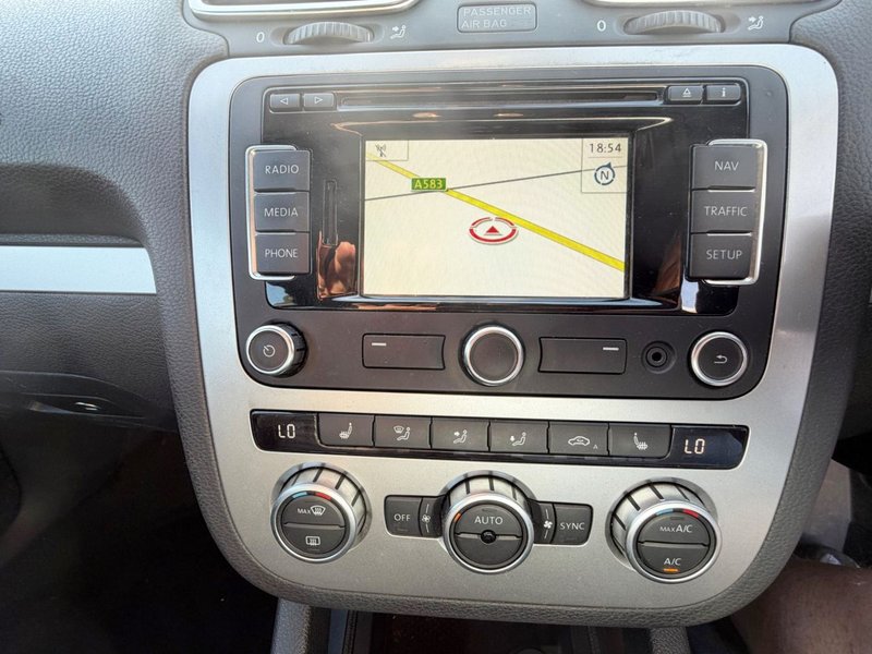 2012 Volkswagen Scirocco in white — photo 10 of 19