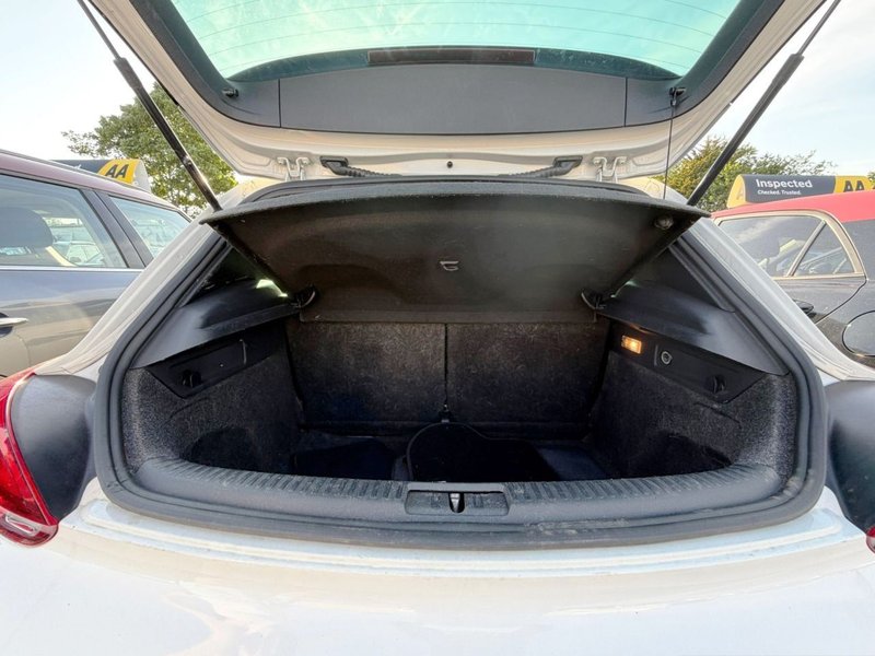 2012 Volkswagen Scirocco in white — photo 17 of 21