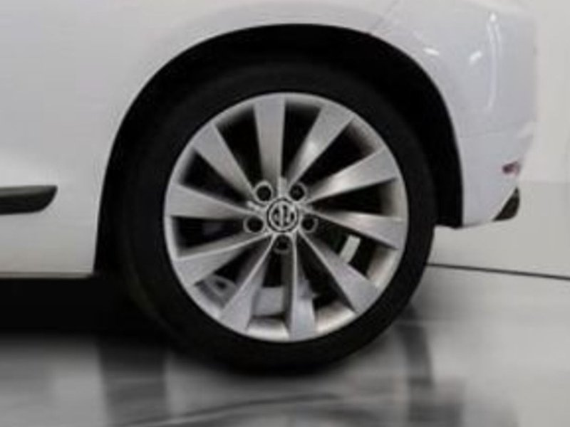 2012 Volkswagen Scirocco in white — photo 18 of 21