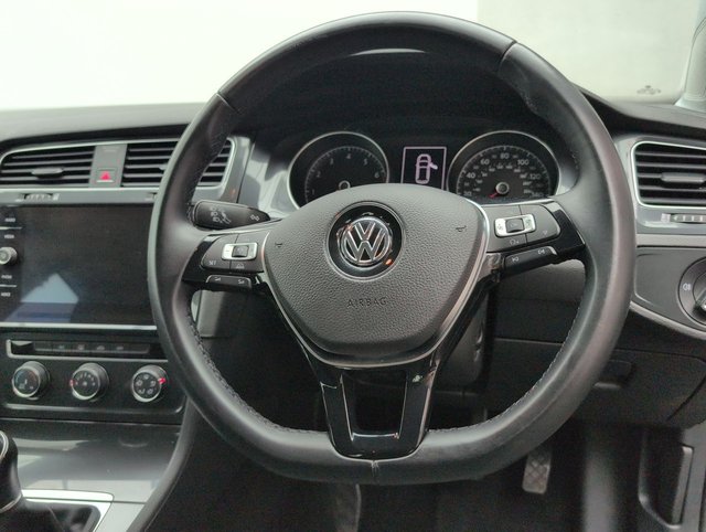 USED 2017 67 VOLKSWAGEN GOLF 1.5 Golf SE Nav TSi Evo 5dr CLICK+COLLECT / HOME DELIVERY