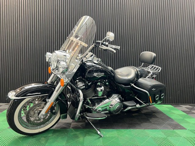 View our HARLEY-DAVIDSON TOURING