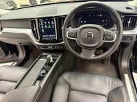 USED 2022 22 VOLVO XC60 2.0 B5 MHEV Momentum SUV 5dr Petrol Hybrid Auto AWD Euro 6 (s/s) (250 ps) PARKING CAMERA - SAT NAV- APPLE CARPLAY