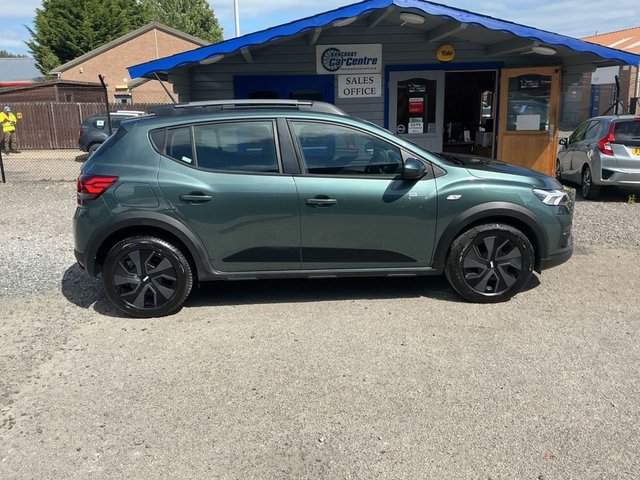 View our DACIA SANDERO STEPWAY