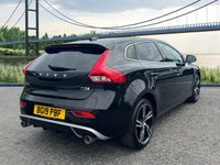 USED 2019 19 VOLVO V40 1.5 T3 R-Design Edition Hatchback 5dr Petrol Auto Euro 6 (s/s) (152 ps) 