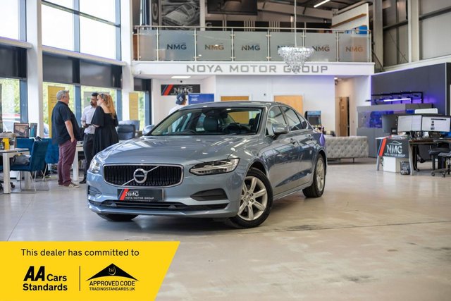 View our Volvo S90 2.0 D4 Momentum Saloon 4dr Diesel Auto Euro 6 (s/s) (190 ps)