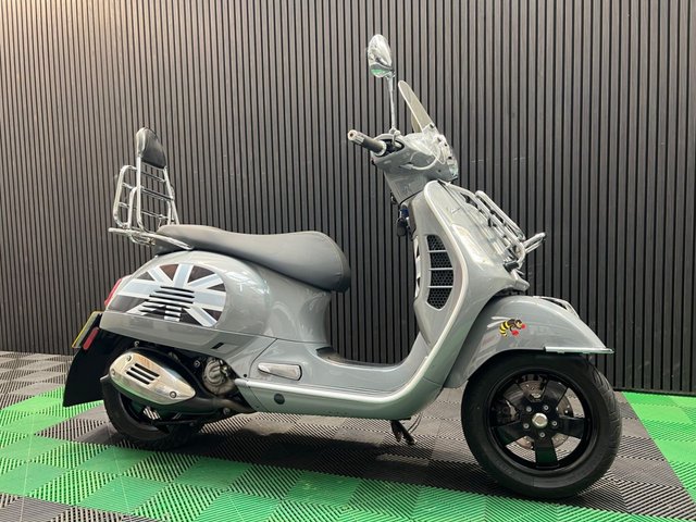 View our PIAGGIO Vespa GTS 300