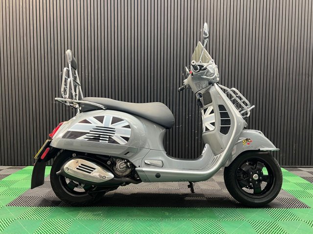 View our PIAGGIO Vespa GTS 300