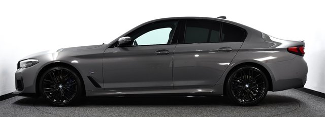 USED 2022 22 BMW 5 SERIES 2.0 520d MHT M Sport Saloon 4dr Diesel Hybrid Steptronic xDrive Euro 6 (s/s) (190 ps) &pound;7k Extras | MPro/Aero/20"s +
