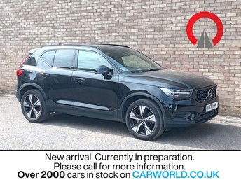 2022 VOLVO XC40