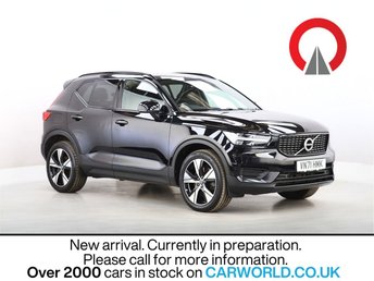 2022 VOLVO XC40