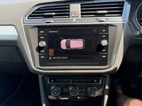 USED 2018 18 VOLKSWAGEN TIGUAN 2.0 TDI SE Navigation SUV 5dr Diesel Manual Euro 6 (s/s) (150 ps) 