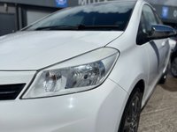 USED 2014 64 TOYOTA YARIS 1.33 Dual VVT-i Trend Hatchback 5dr Petrol Manual Euro 5 (99 ps) SAT NAV + HD CAMERA + FSH + AC + LOW INSURANCE + CRUISE