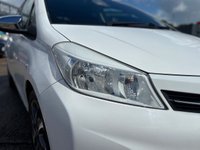 USED 2014 64 TOYOTA YARIS 1.33 Dual VVT-i Trend Hatchback 5dr Petrol Manual Euro 5 (99 ps) SAT NAV + HD CAMERA + FSH + AC + LOW INSURANCE + CRUISE