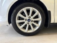USED 2017 17 FORD B-MAX 1.5 TDCi Titanium Navigator MPV 5 Door Diesel Manual White Euro 6  8 SERVICES+AUTO LIGHTS+JUNE 27 MOT
