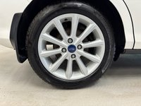 USED 2017 17 FORD B-MAX 1.5 TDCi Titanium Navigator MPV 5 Door Diesel Manual White Euro 6  8 SERVICES+AUTO LIGHTS+JUNE 27 MOT
