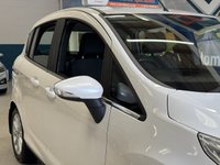 USED 2017 17 FORD B-MAX 1.5 TDCi Titanium Navigator MPV 5 Door Diesel Manual White Euro 6  8 SERVICES+AUTO LIGHTS+JUNE 27 MOT