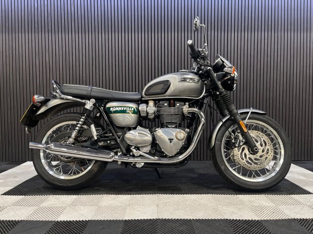 View our TRIUMPH BONNEVILLE T120