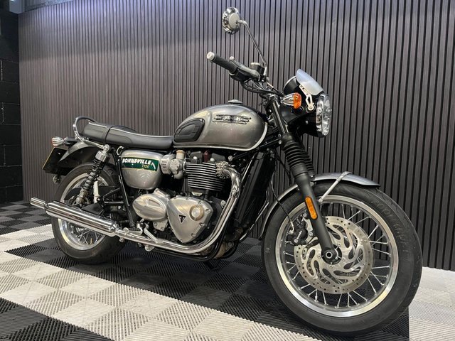 View our TRIUMPH BONNEVILLE T120