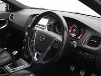 USED 2019 19 VOLVO V40 2.0 T2 R-Design Edition Hatchback 5dr Petrol Manual Euro 6 (s/s) (122 ps) REAR CAMERA | CRUISE CONTROL