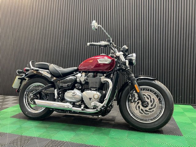 View our TRIUMPH SPEEDMASTER 1200