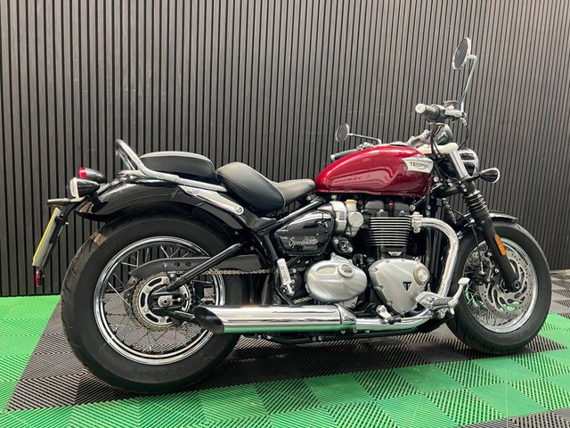 View our TRIUMPH SPEEDMASTER 1200