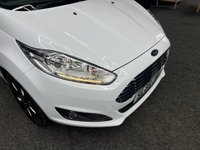 USED 2016 66 FORD FIESTA 1.0T EcoBoost Zetec White Edition Hatchback 5dr Petrol Manual Euro 6 (s/s) (100 ps) BLUETOOTH + HEATED WINDSCREEN