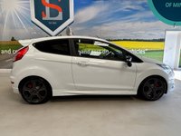 USED 2017 17 FORD FIESTA 1.6T EcoBoost ST-3 Hatchback 3dr Petrol Manual Euro 6 in White HEATED SEATS+PRIVACY GLASS+CD