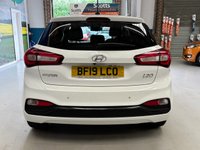 USED 2019 19 HYUNDAI I20 1.2 Premium Nav Hatchback 5 door Petrol Manual Euro 6 in White PARK SENSORS+REVERSE CAM+BLUETOOTH