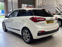 USED 2019 19 HYUNDAI I20 1.2 Premium Nav Hatchback 5 door Petrol Manual Euro 6 in White PARK SENSORS+REVERSE CAM+BLUETOOTH
