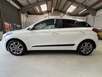 USED 2019 19 HYUNDAI I20 1.2 Premium Nav Hatchback 5 door Petrol Manual Euro 6 in White PARK SENSORS+REVERSE CAM+BLUETOOTH