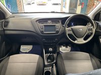 USED 2019 19 HYUNDAI I20 1.2 Premium Nav Hatchback 5 door Petrol Manual Euro 6 in White PARK SENSORS+REVERSE CAM+BLUETOOTH