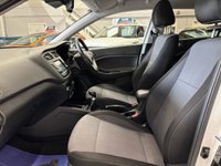 USED 2019 19 HYUNDAI I20 1.2 Premium Nav Hatchback 5 door Petrol Manual Euro 6 in White PARK SENSORS+REVERSE CAM+BLUETOOTH